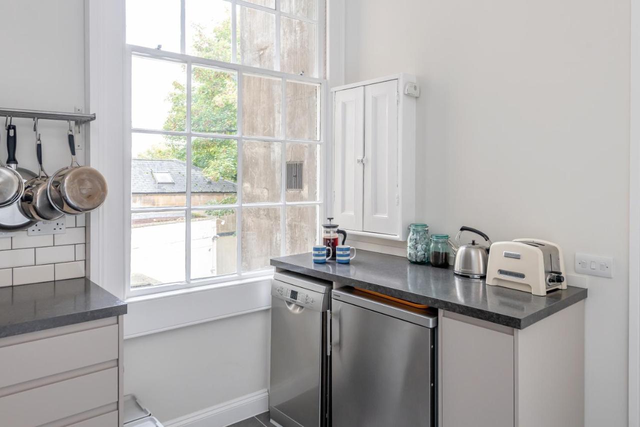 Spacious Maisonette With Parking - 10 Mins Walk From Bath Abbey - 2 Bed & 2 Bath Bagian luar foto